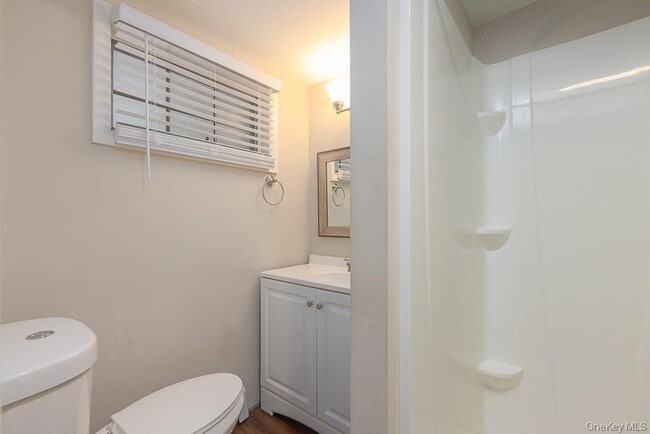 Building Photo - 119 E Village Rd