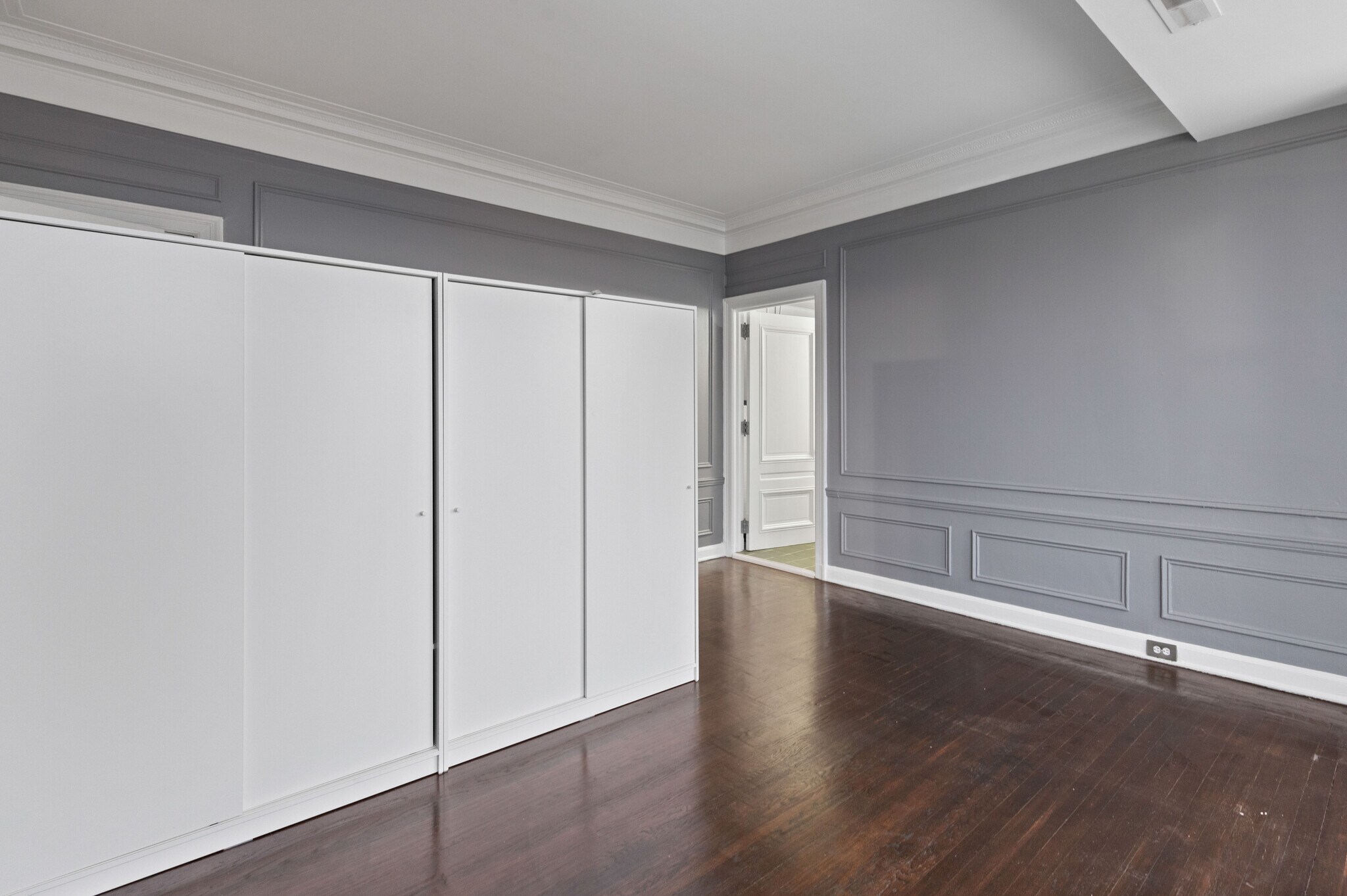 Building Photo - 2900 E Jefferson Ave