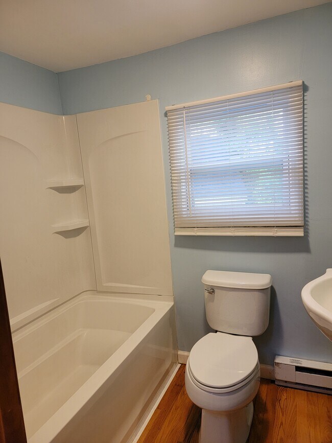 Building Photo - 103 Shore Dr