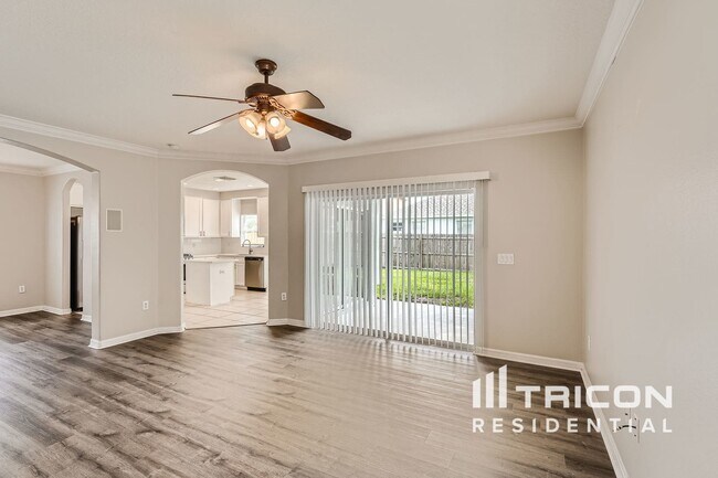 Building Photo - 8332 Crescent Moon Dr