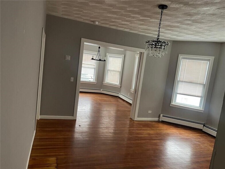 Building Photo - 60 Dover St