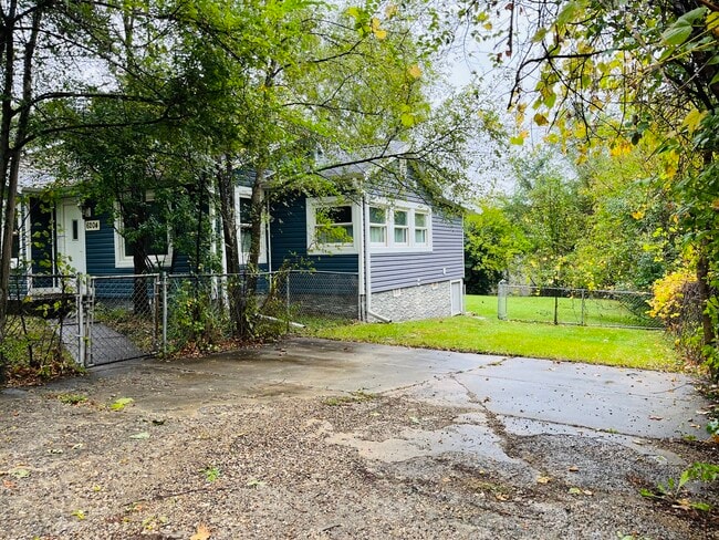 Building Photo - 6204 Hillcrest Rd