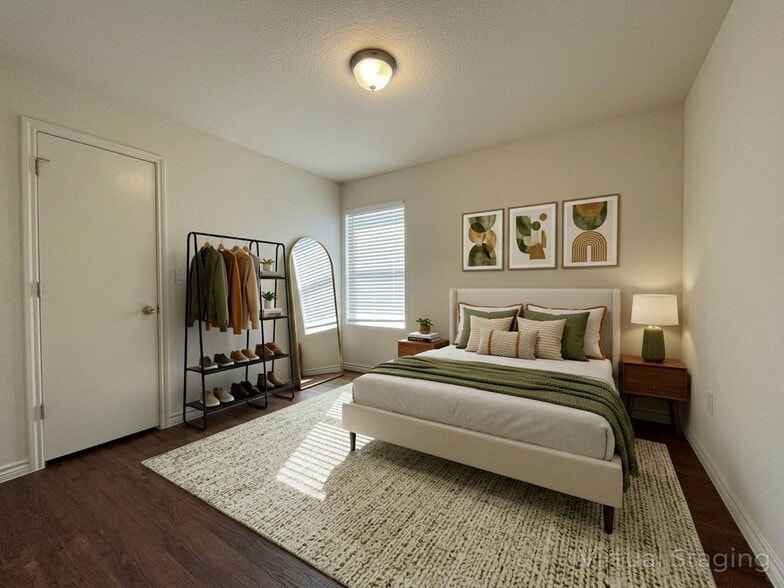 Building Photo - 1525 Justin Lp