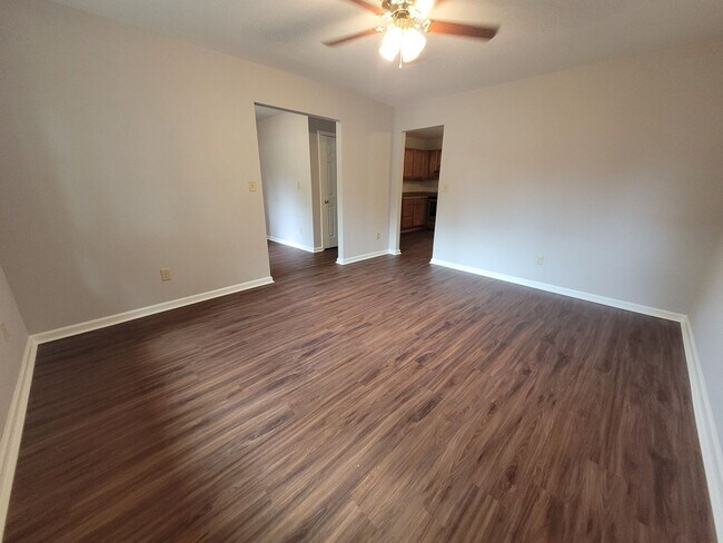 Building Photo - DUNBARTON