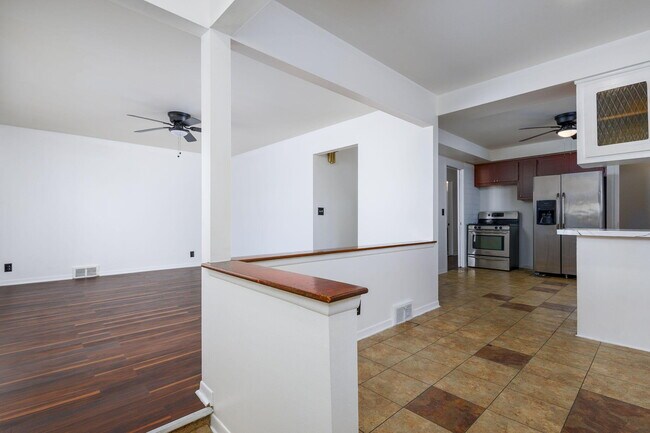 Building Photo - 11156 Outer Dr