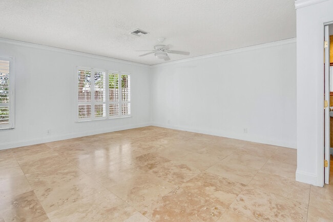 Building Photo - 1011 Siena Oaks Cir E