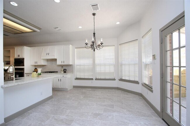 Building Photo - 5522 Island Breeze Dr