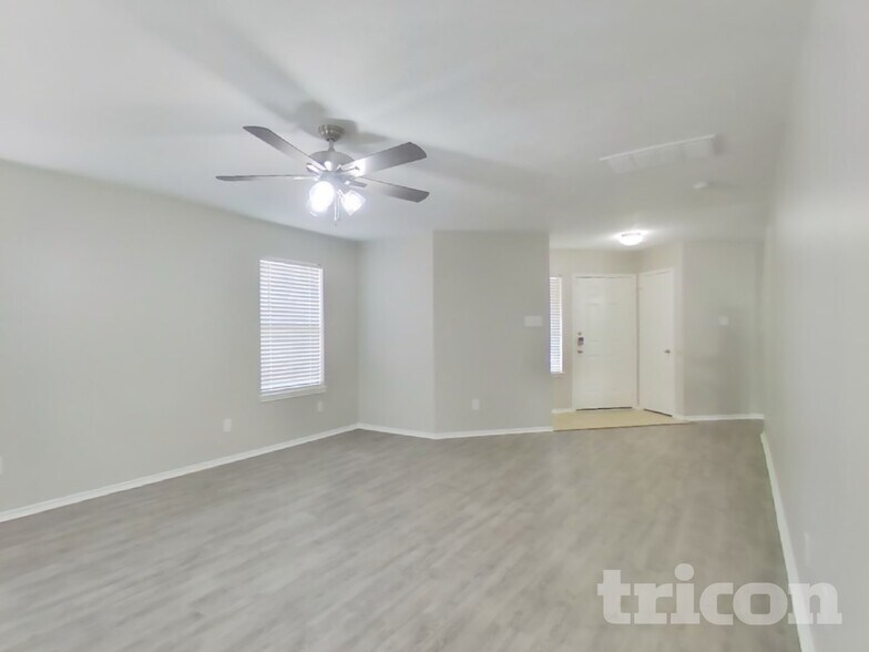 Building Photo - 7215 Lazy Summer Ct