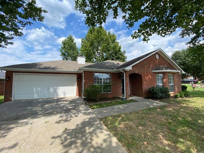 Building Photo - Beautiful Brick Home in Mt Juliet - Pet Fr...