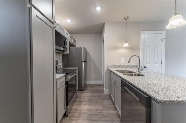 Building Photo - 1358 N Porter Rd