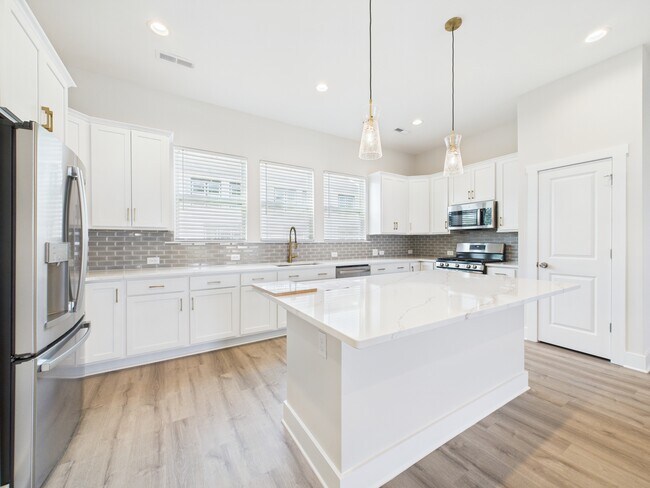Building Photo - 308 Ferebee Pl