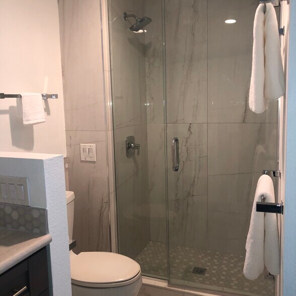 Building Photo - 3312 Caminito Eastbluff
