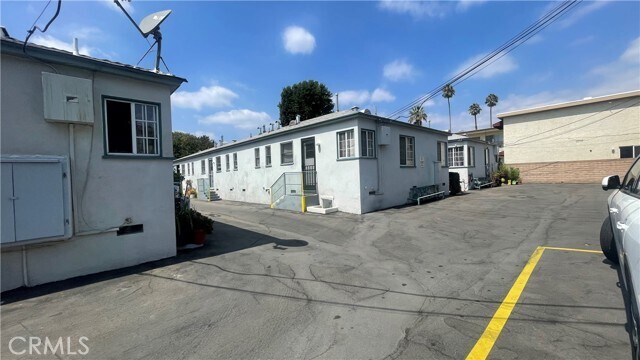 Building Photo - 364 S Sierra Madre Blvd