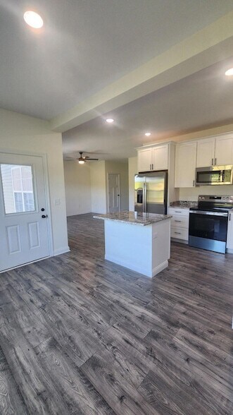 Building Photo - 929 Olympic Ct