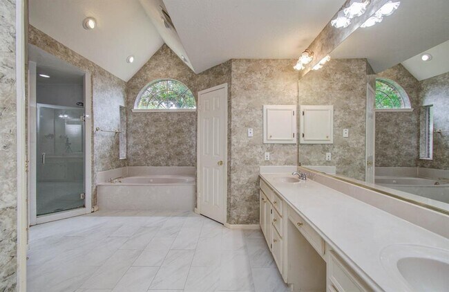 Building Photo - 16839 Willow Bend Ct