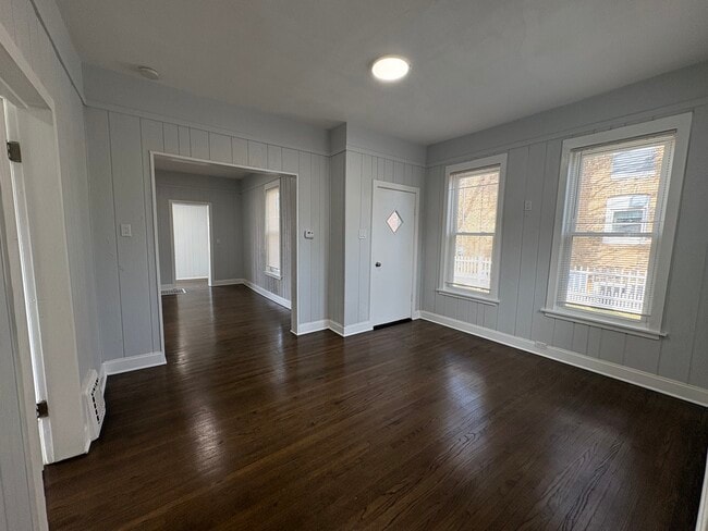 Building Photo - 307 Prairie Ave