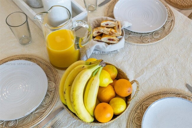 Building Photo - 14615 SW 77th Ct