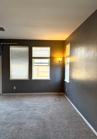 Building Photo - 5321 Matina Dr