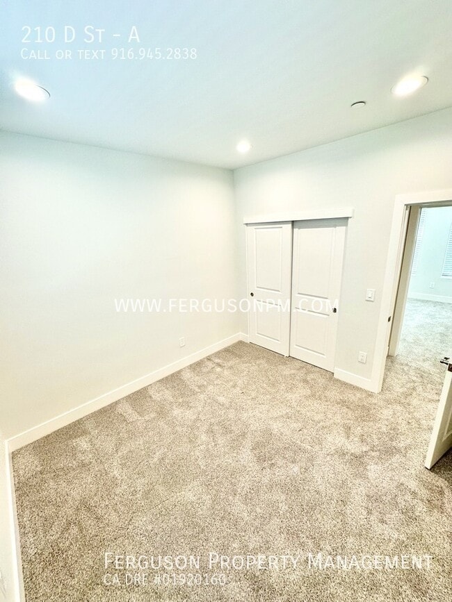 Building Photo - 210 D St