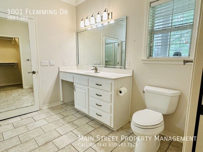 Building Photo - 1001 Fleming Dr