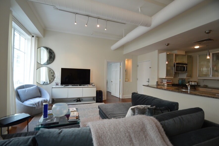 Building Photo - 139 E Berkeley St