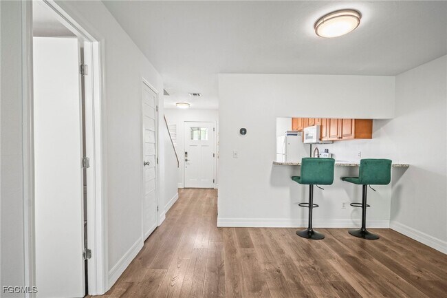 Building Photo - 6156 Lakefront Dr