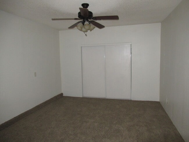 Building Photo - Nice 4 Bedroom + Den Home With Pool In AHWATUKEE!