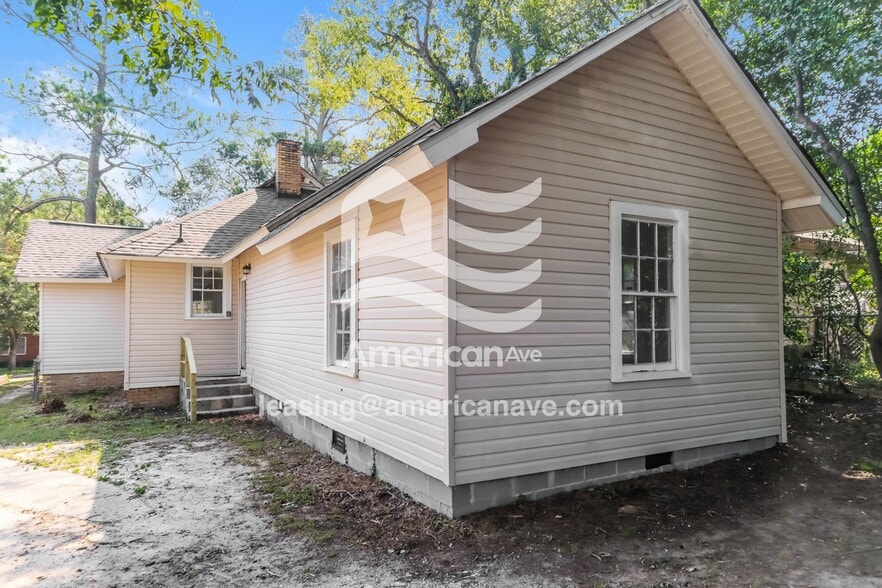 Building Photo - 1369 Winton Ave