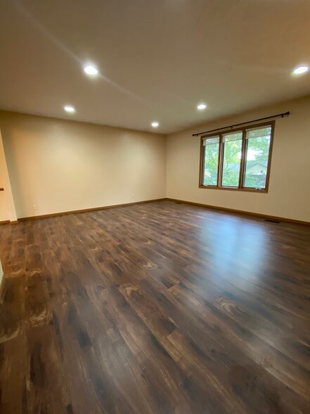 Living Room - 3133 Wildbriar Ln