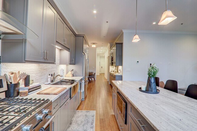 Interior Photo - Ashland Place