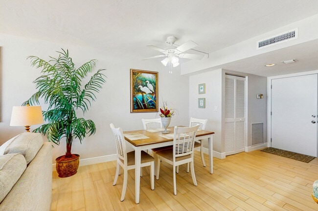 Building Photo - 26300 Hickory Blvd