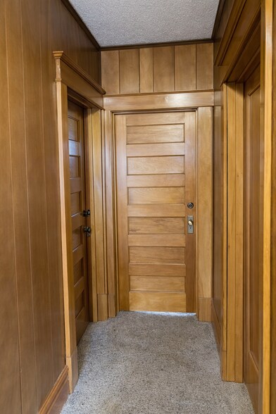 Building Photo - 1478 Van Buren Ave