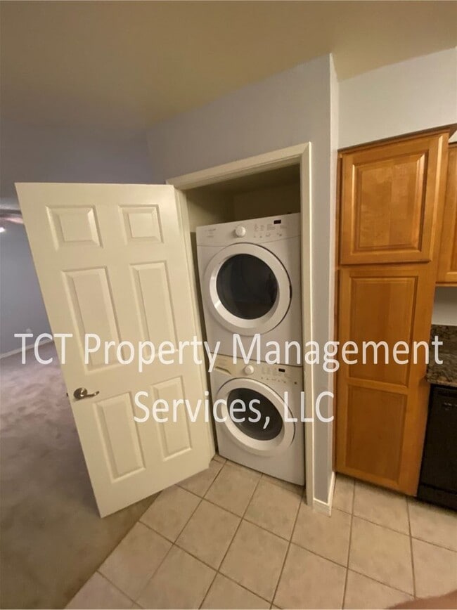 Building Photo - Condo near Tempe Town Lake!!