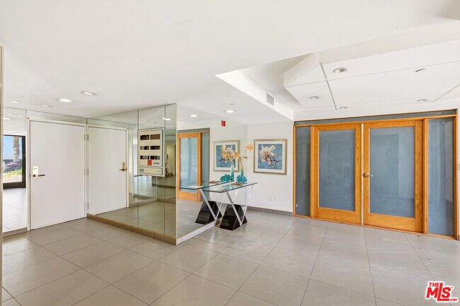 Building Photo - 121 Canon Dr