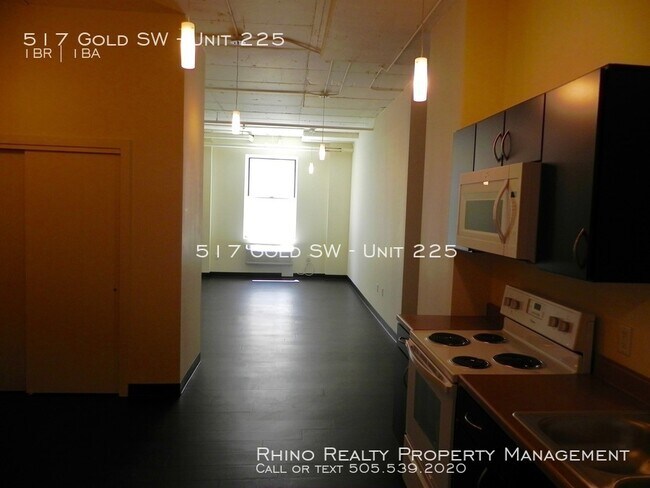 Building Photo - 517 Gold Ave SW