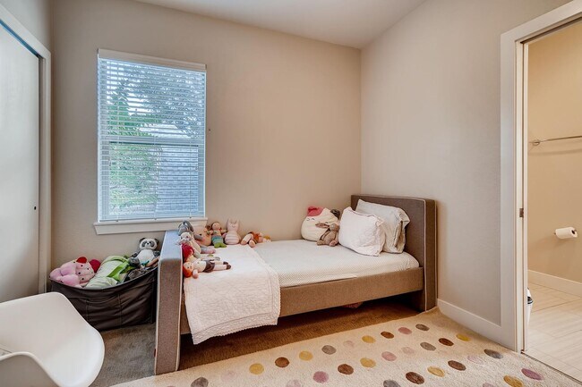 Building Photo - About This Property!