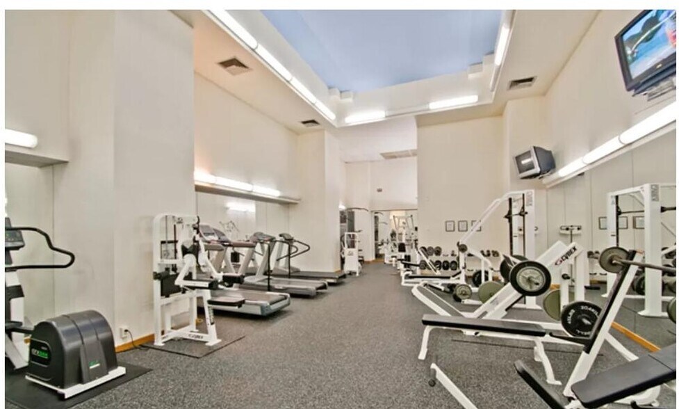 Building Photo - 301 W 57th St
