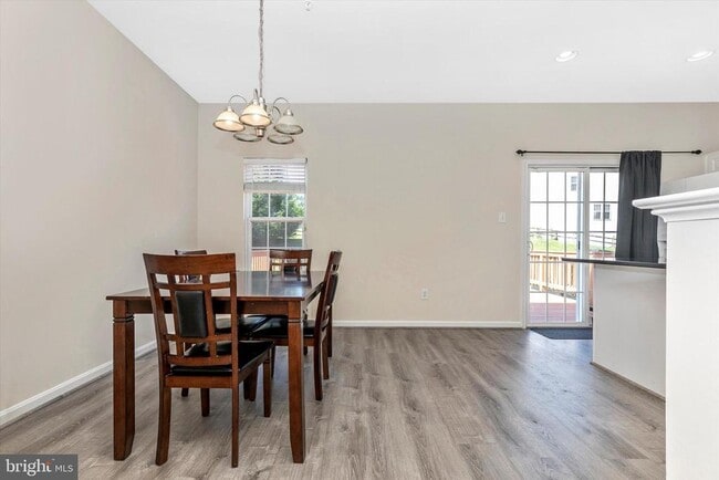 Building Photo - 1742 Trestle St