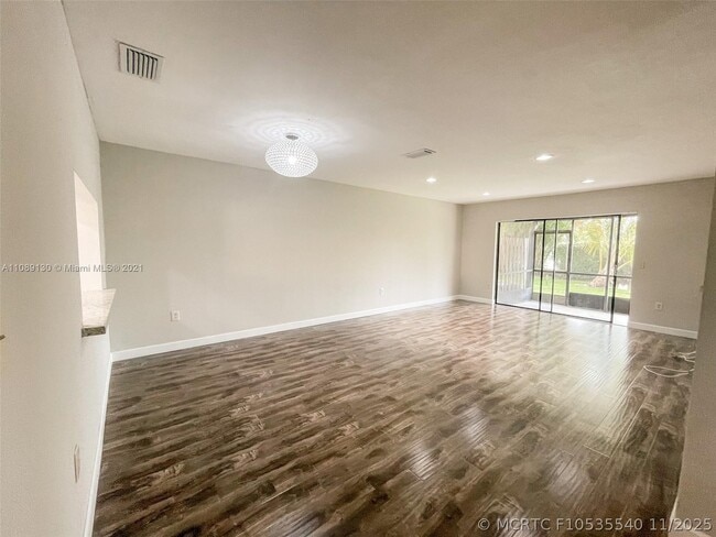 Building Photo - 228 Lakeside Cir
