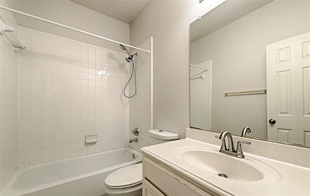 Building Photo - 9701 Thorncliff Dr