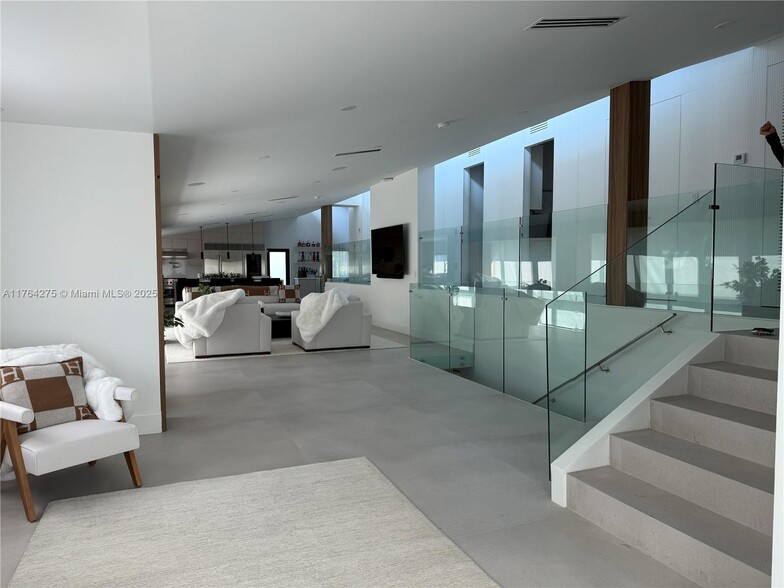 Building Photo - 1351 S Venetian Way