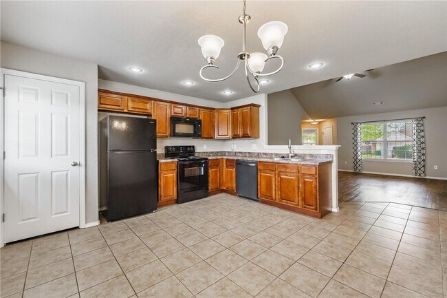 Building Photo - 530 Lasso Ln