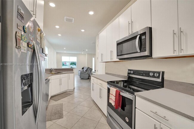 Building Photo - 4810 Eucalyptus Dr