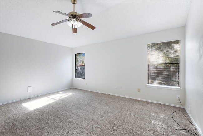 Building Photo - 6822 Quail Lake Dr
