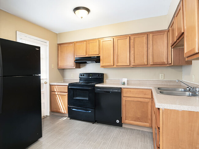 Plenty of Kitchen Cabinet Space - Emerald Crossing West