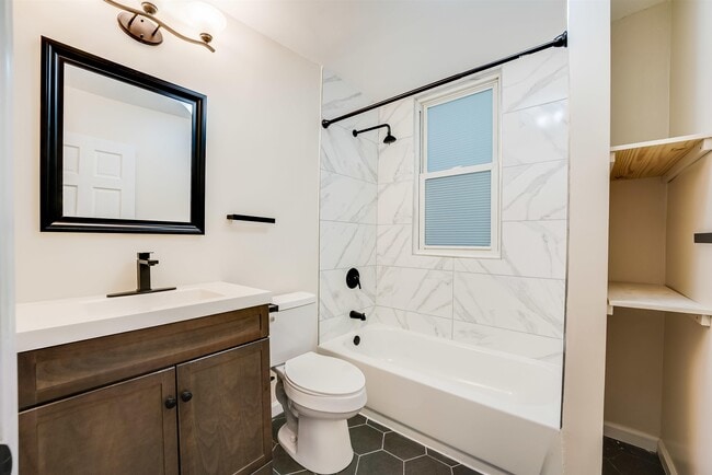 Building Photo - 100 W 17th St