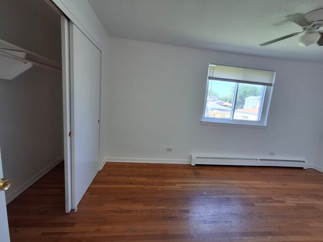 Building Photo - 2127 S 15th Ave