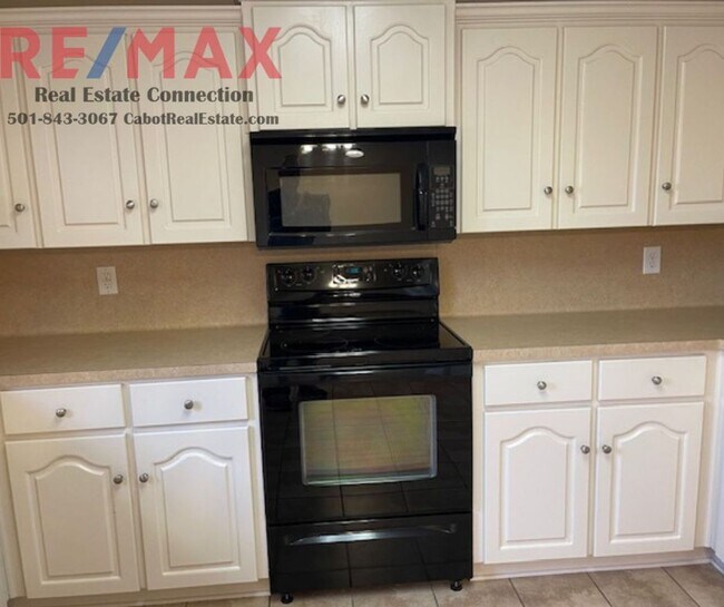 Building Photo - Sorry No Smoking and No Pets Permitted