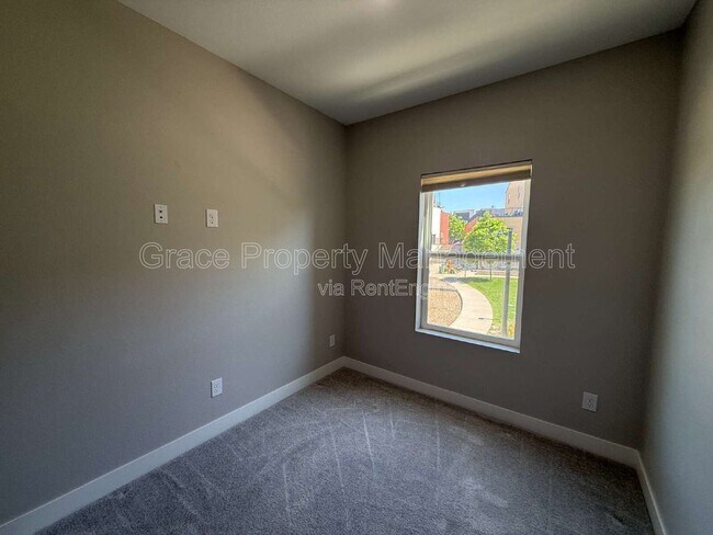 Building Photo - 2820 W 53rd Ave
