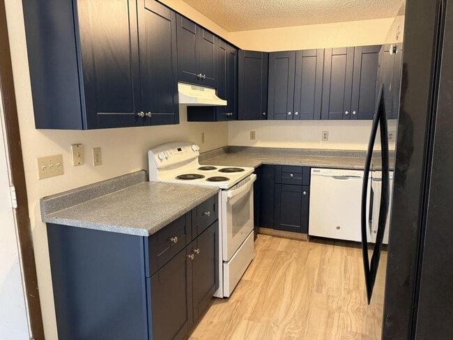 Building Photo - 906 Hersinger Pl